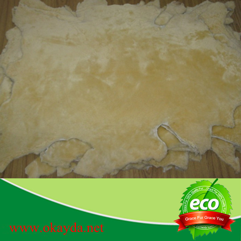 Natural sheepskin fur 